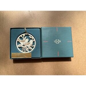 Lenox Christmas Ornament 1988 Two Turtle Doves – 12 Days of Christmas Series